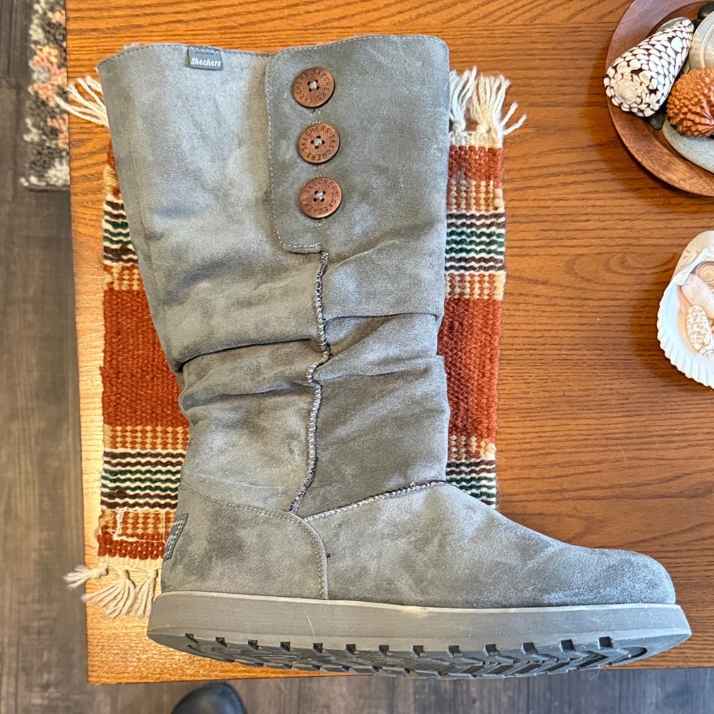 !!SALE!! Skechers Gray Faux Suede Button Mid-Calf Boots with Fur Trim - Picture 6 of 7